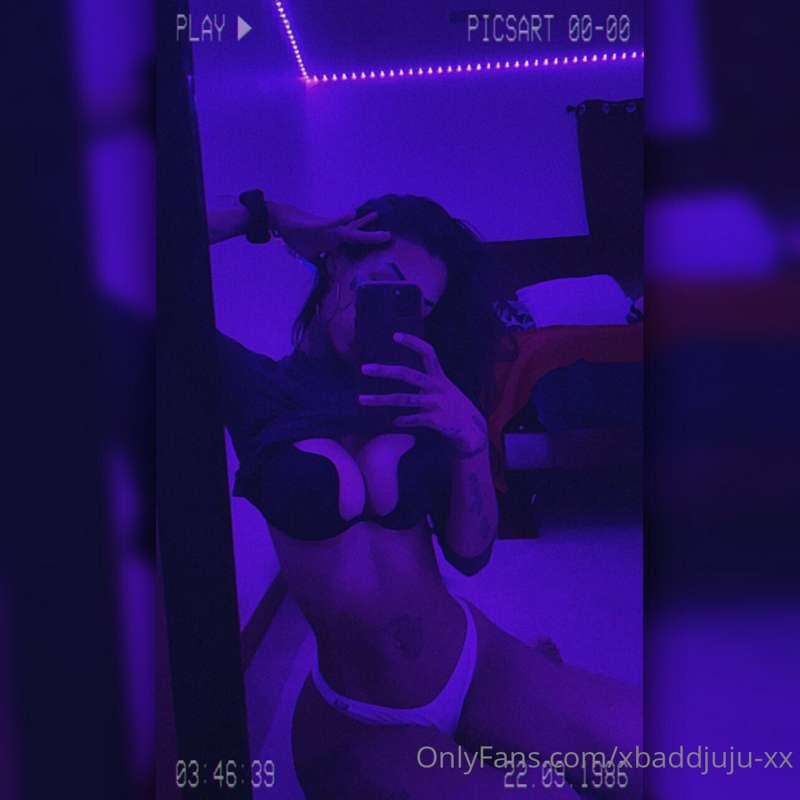 🖤 — *my titties look good here* 😅