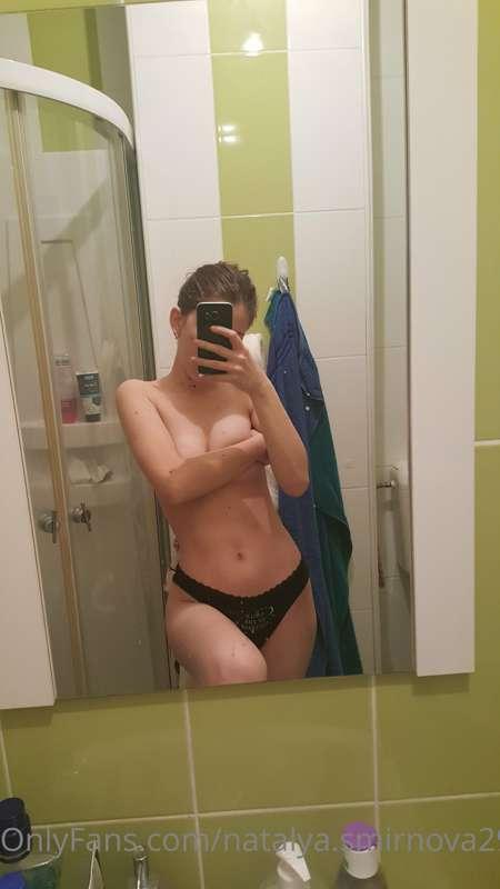 Ready for my free sexting, send me a dm if you want one😏😈
