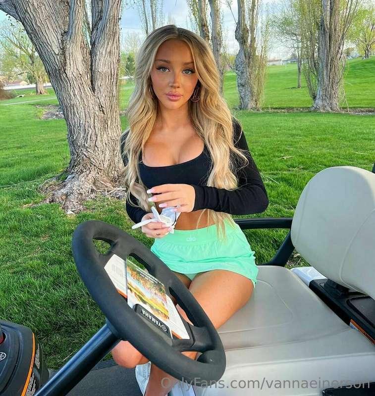 looking par-fect as always 🏌️‍♀️⛳️