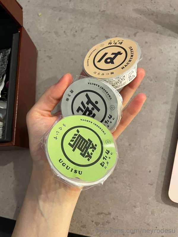 I was wandering around the mall and noticed a line… didn’t r..
