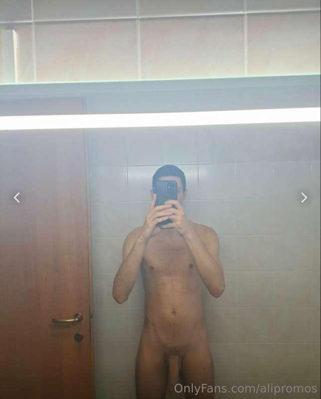 HI! I'm Alex a real Italian stallion 😉 cum say hi to me and ..