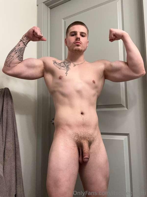 I send you this picture, what’s the first thing you do?😈
