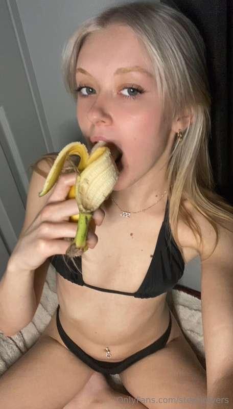 u think i could get it deeper ? 😁🍌