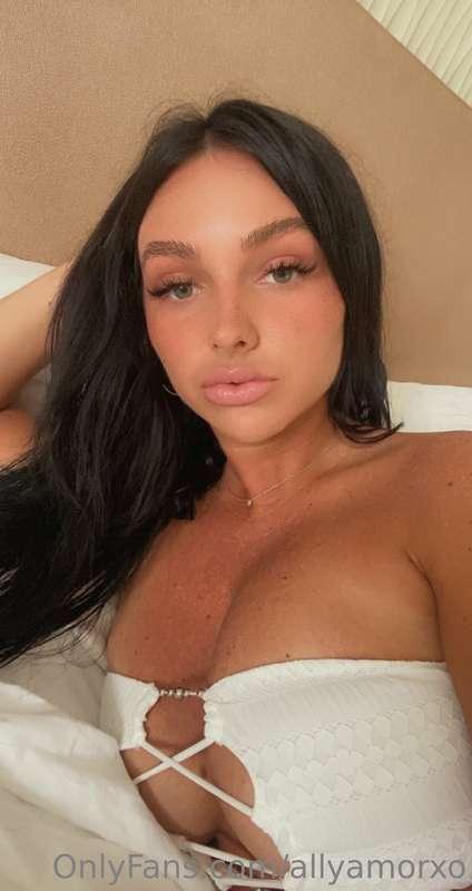 ### I need some attention im lonely 🥺💌