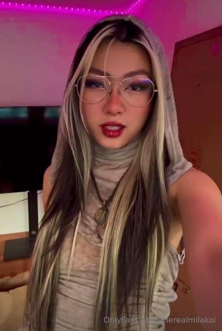 😈