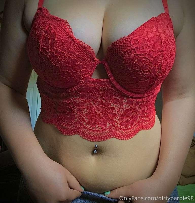 Who wants to see my 🐱 
Message me with “ 🐱 “ or “ 🍒 “ to see..
