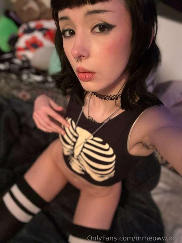 Hi y'all! Sorry for the lack of posting yesterday night, inc..