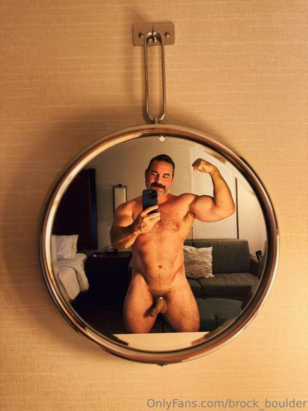 This cute little hotel mirror captured my build quite nicely..