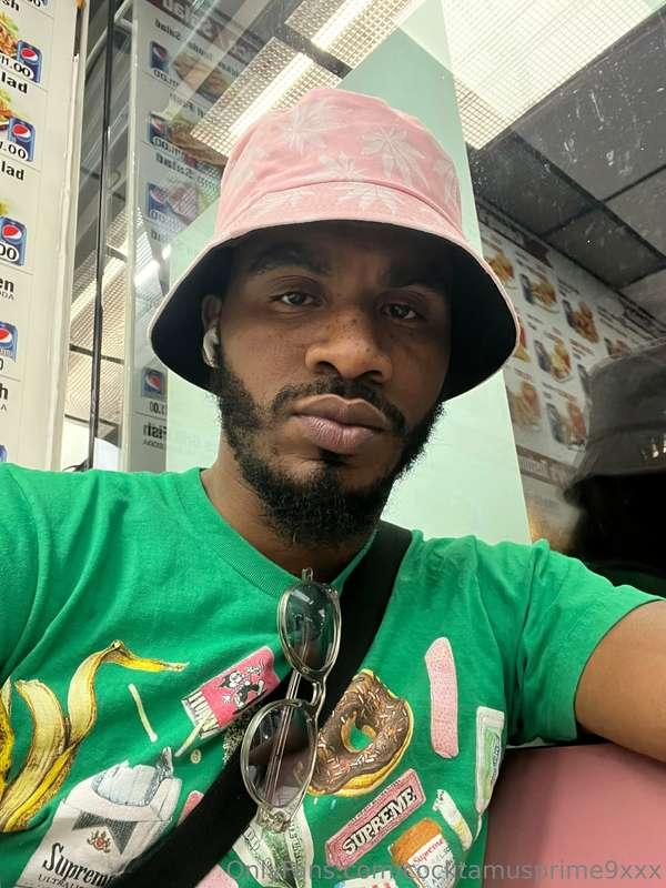 Handsome 🥷 but il still fuck the life out of you.   😚