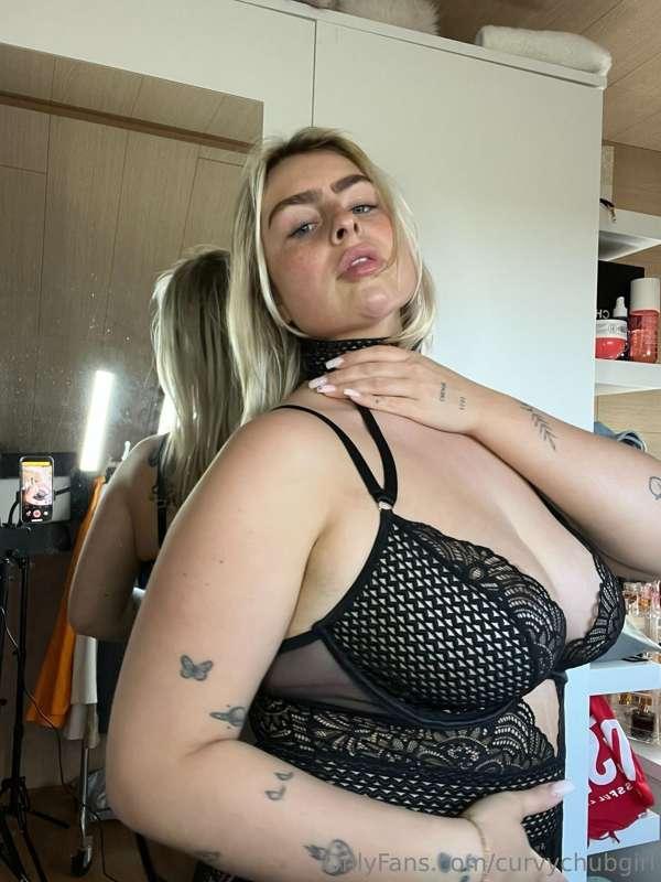 You want to see more of this? 😏🥵 Let’s chat👀