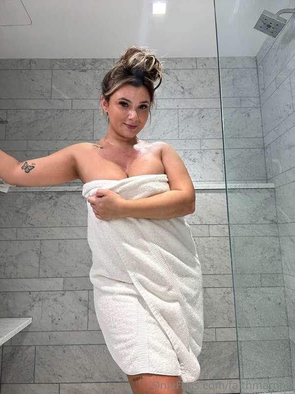 shower time 🚿 wanna watch!?