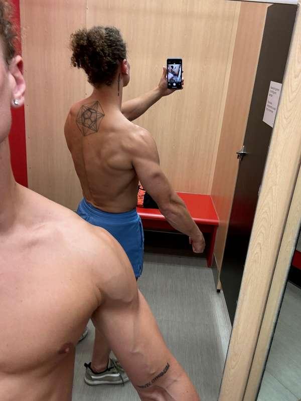 Dressing room lighting 😈