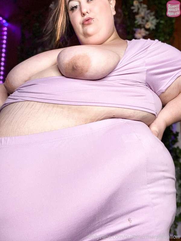 damn, that’s a big woman.