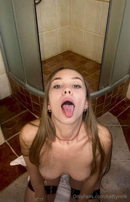 𝑌𝑜𝑢𝑟 𝑠𝑤𝑒𝑒𝑡 𝑝𝑖𝑥𝑖 @sweet_pixi69✨✨✨ Hey! I’m Pixi, 18 years old..
