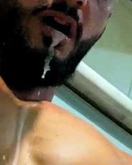 🥵🔥 I love having my full body wet with hot milk💥😈 I love mil..