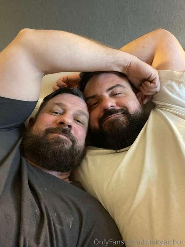We wish u guys a super nice Weekend . Warm Hugs for all of y..