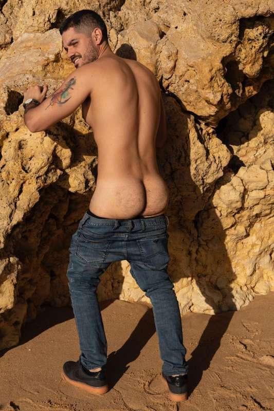 imagine you are walking on the beach, when u find me in this..