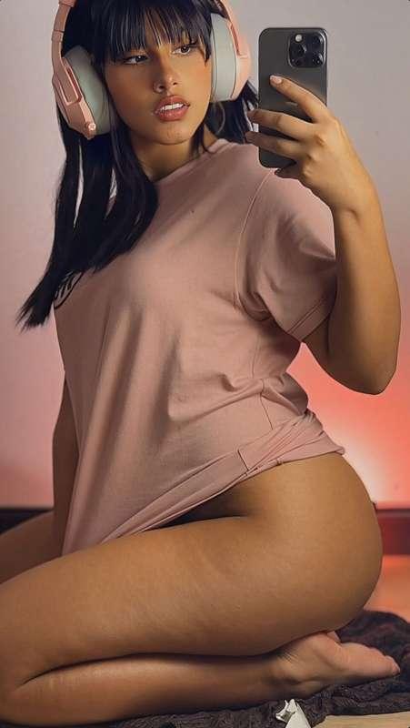 Tell me your favorite song so I can hear it😉