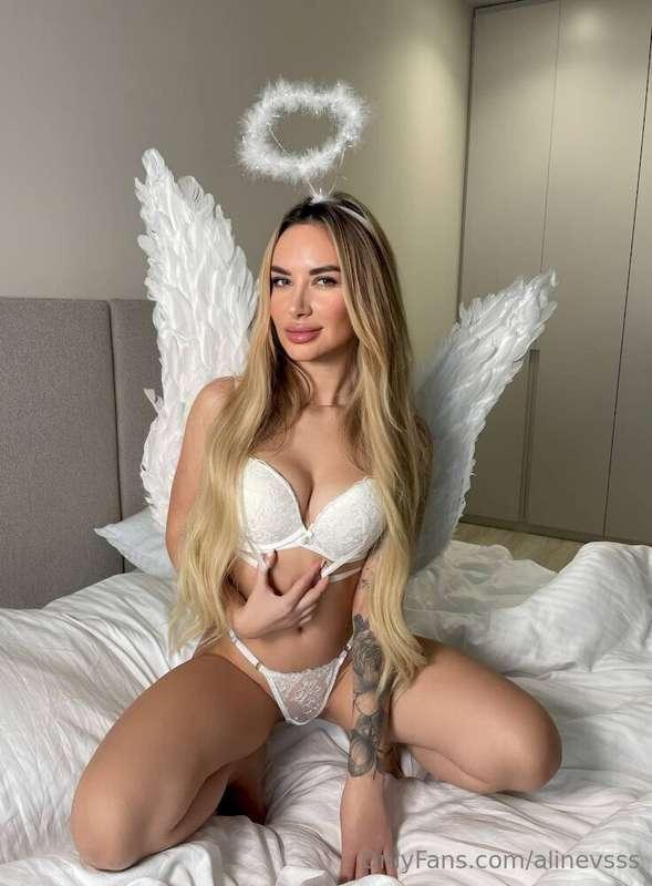 🔥CUTE GIRL @ilola.bunny🔥Loves cocks of all sizes😍When she ge..
