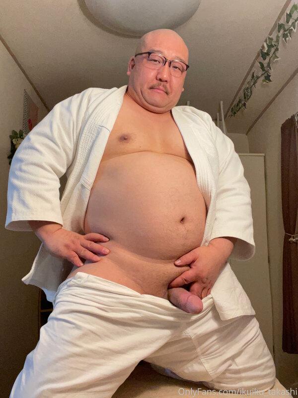 やっぱりモロ出しポロリ‼️
