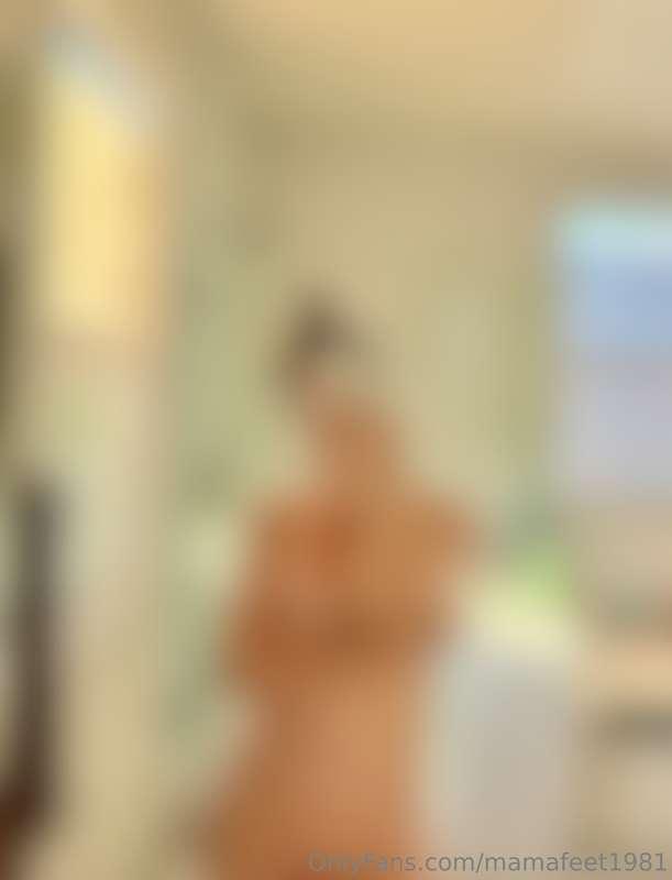 Freshly cleaned tits for your throbbing Thursday (unlock to ..