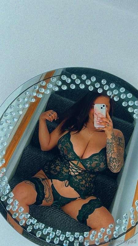 I wanna be bent over these stairs sooo bad