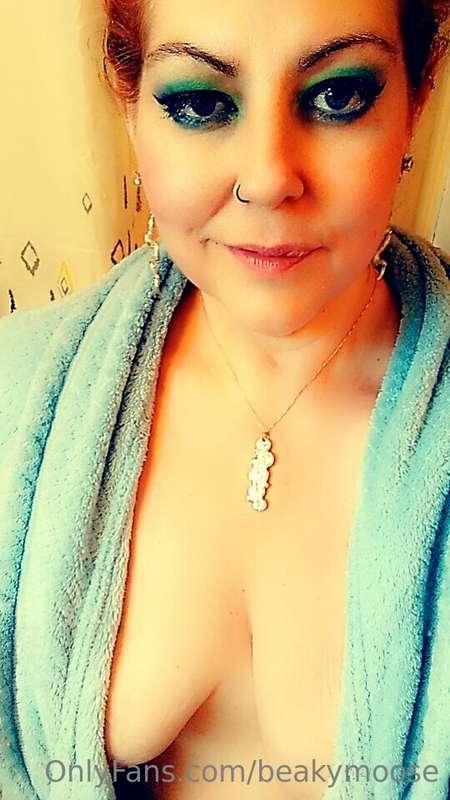 Want to cum help me shower? 😉🥵