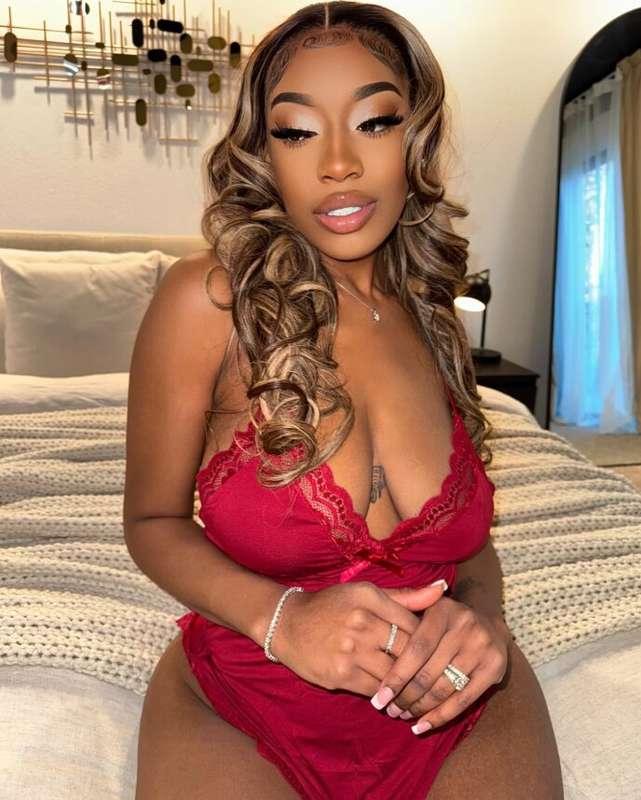 up early with no one to chat with 😅 hit me if you’re awake! ..