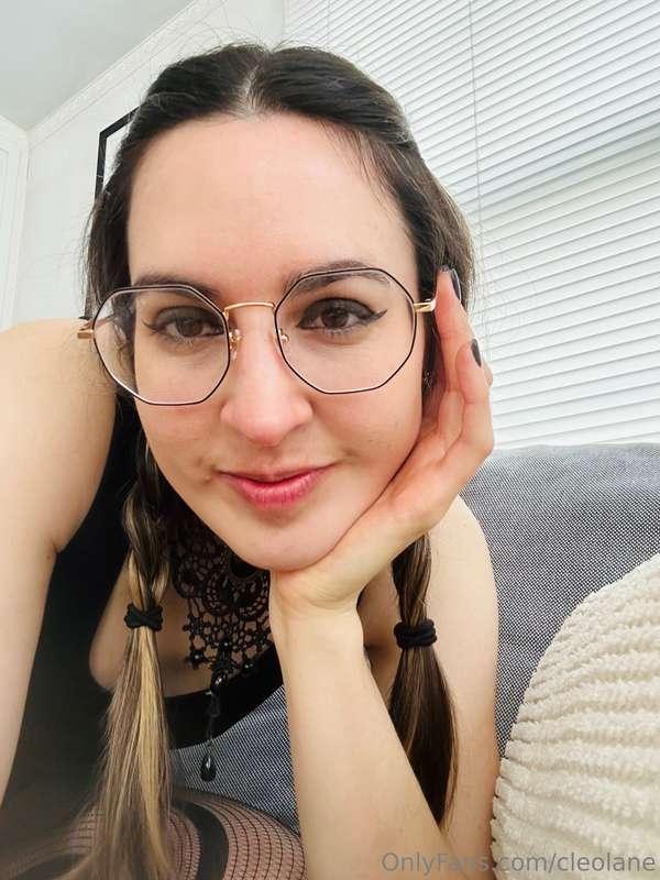 Nerdy Cleo, but gothic version lol 