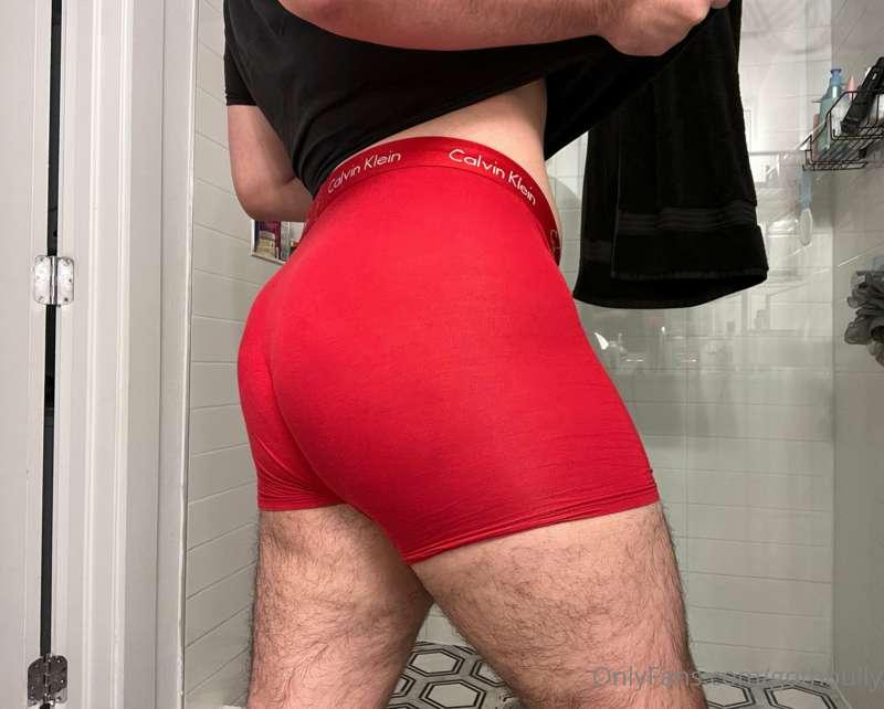 Red boxer briefs look good on me ❤️