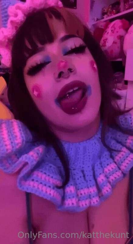 Have you already seen a slut clown?🤡