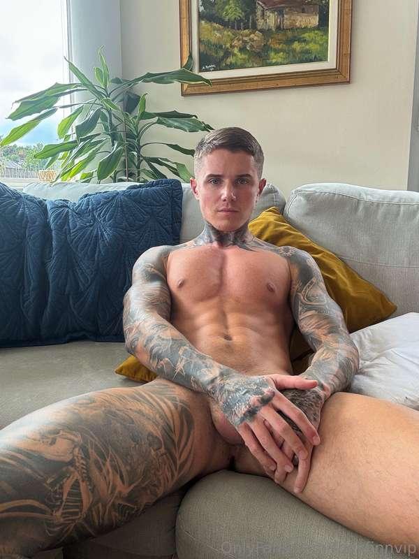 Be a good boy and beg for my cock😈