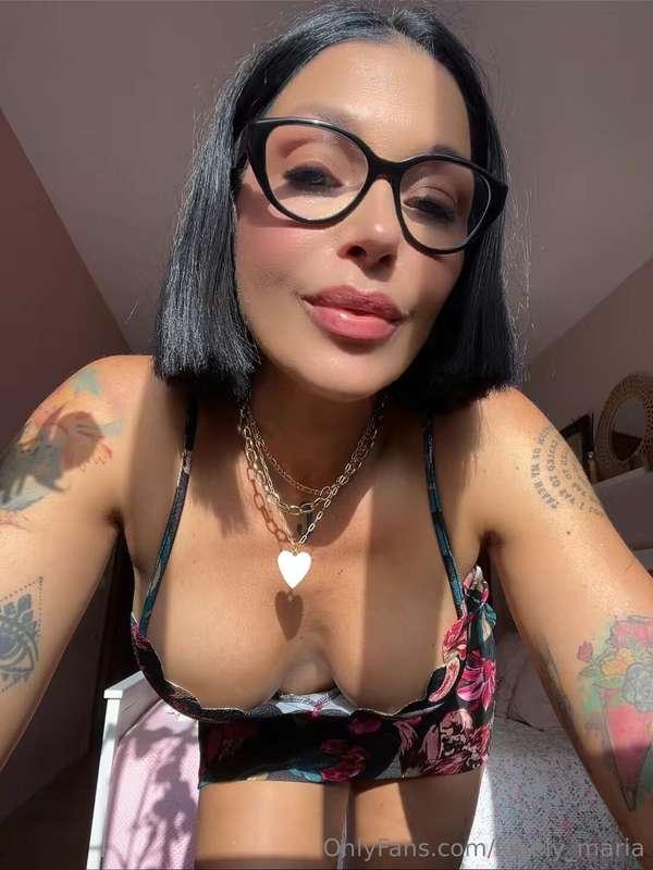 Do you think I’m the one for you?or DM me 😈