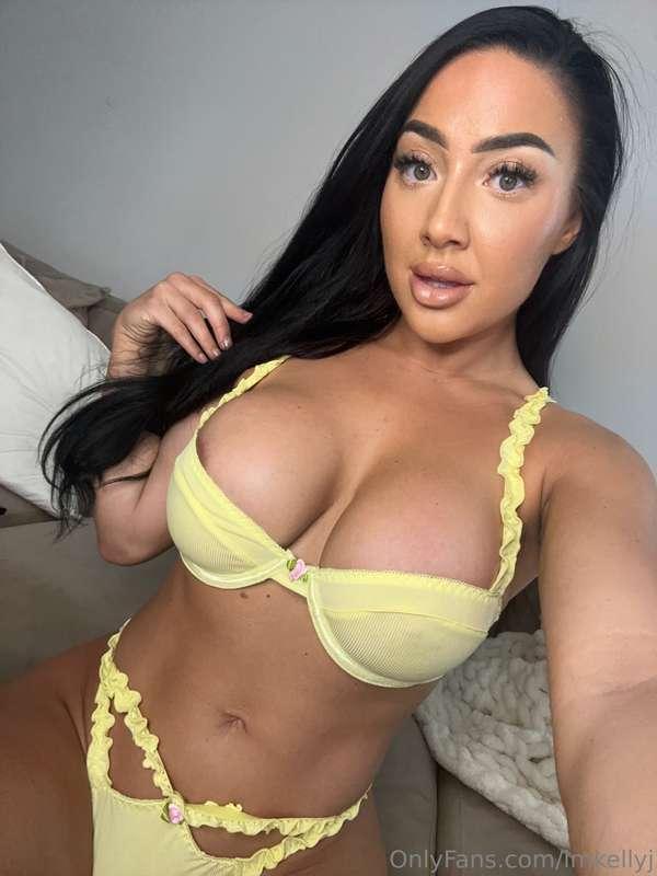 I'll melt like butter in your mouth...🤤