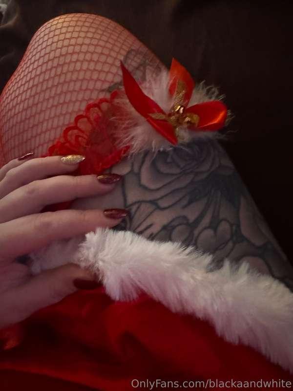 Dm it’s Christmas who wants to see the rest 