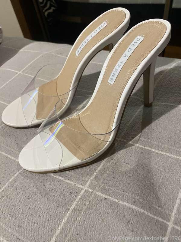 Mmm thank you baby 😍🦶🏼 Dm me if you want to see these on my ..