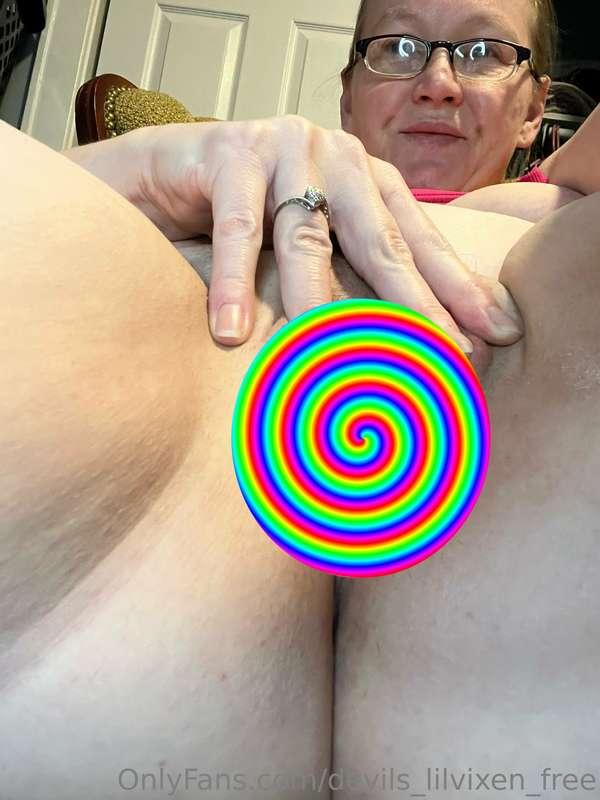 Just posted a 2 min video from this pic on my paid page!! 😈