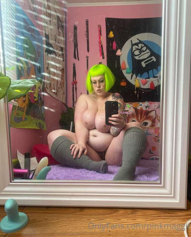 Mirror pics are so underrated.