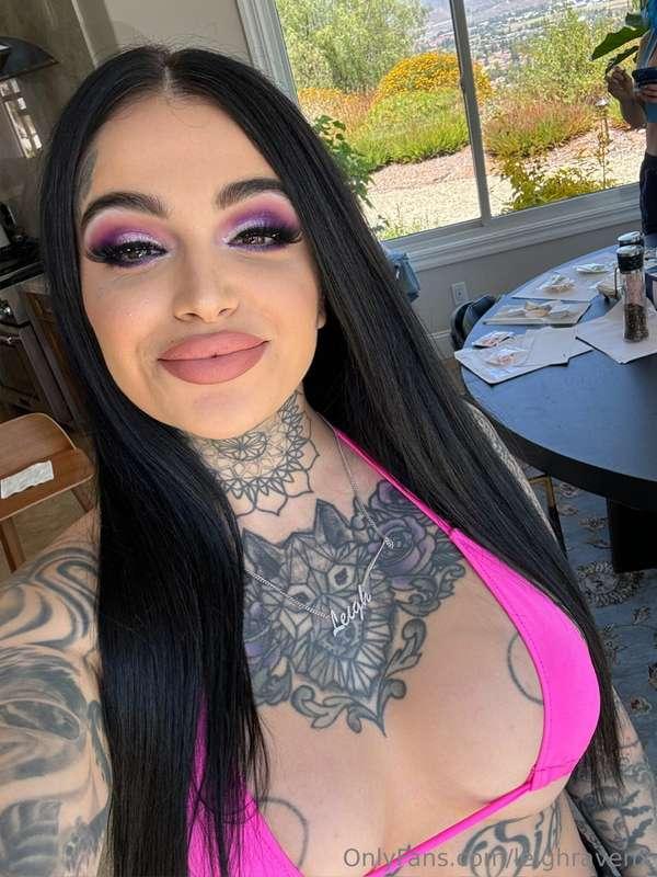 slide into my dms if I'm on your mind 💖