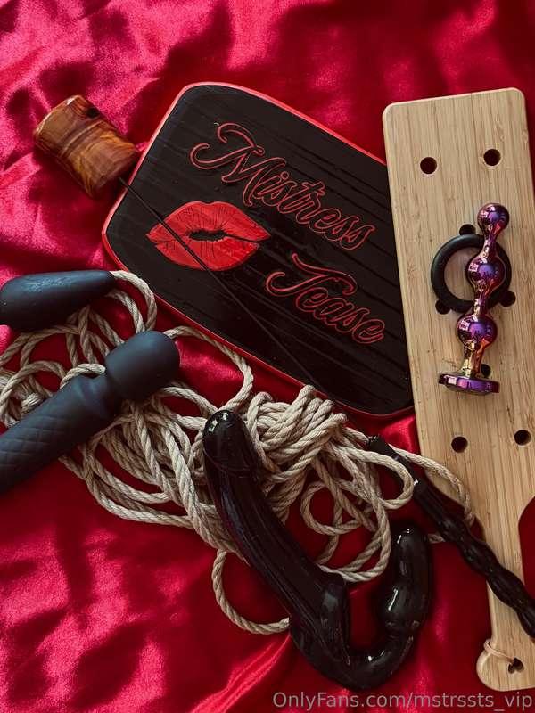 Props for today’s shoot 🎥😈
