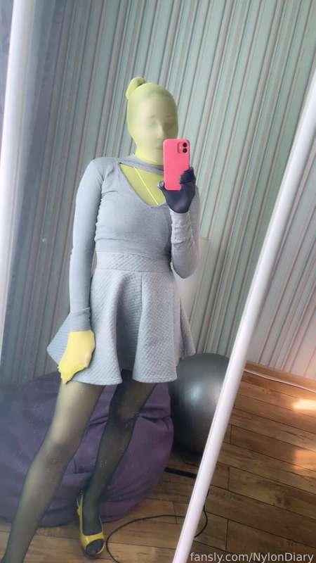 Hey encasement fans 👽 What do you think about encased body with clothes on?

#encasement #nylon #fetish #mask #pantyhose #nylons #fyp #tights #kink #selfie