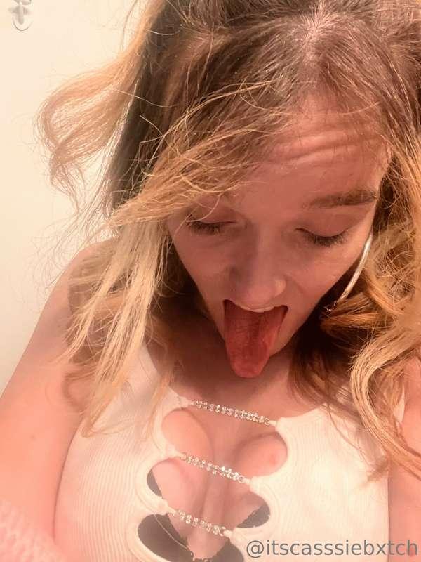 💬Comment if you want to motorboat my perfectly perky tiittti..