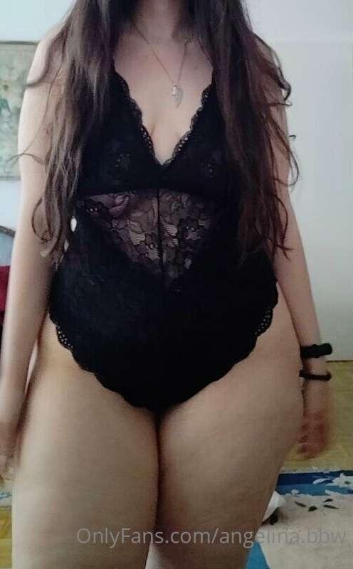 My new sexy black lingerie👙! Want to see how my butt🍑 looks ..