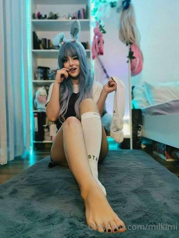 I want to take my socks off hehe