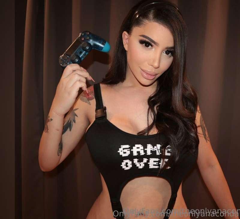 Who needs Netflix and chill? I want game time, tits out, and..