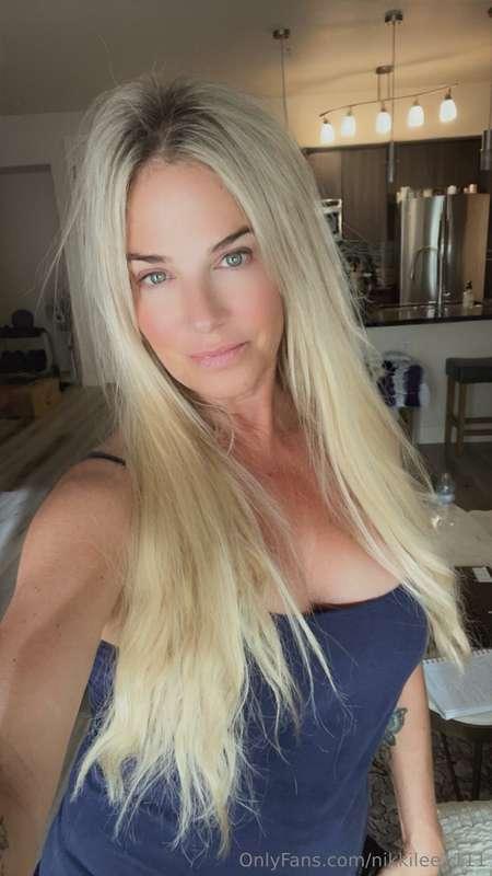 Woke up feeling sexy 😈😈