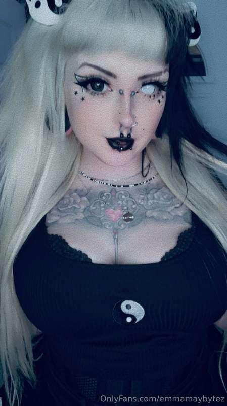 Subscribe for only $3!!!  @emmamaybyte   Help me hit my top ..