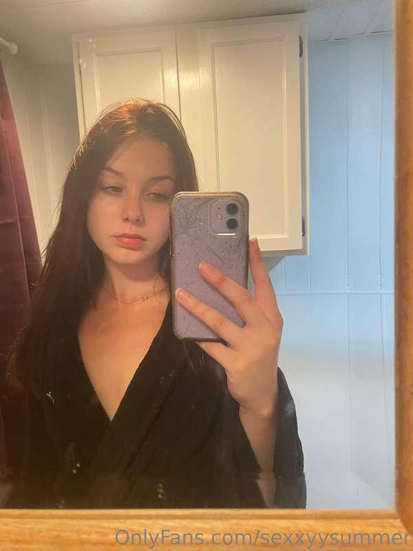 Id wear my robe everywhere If I could 😫 goodnight