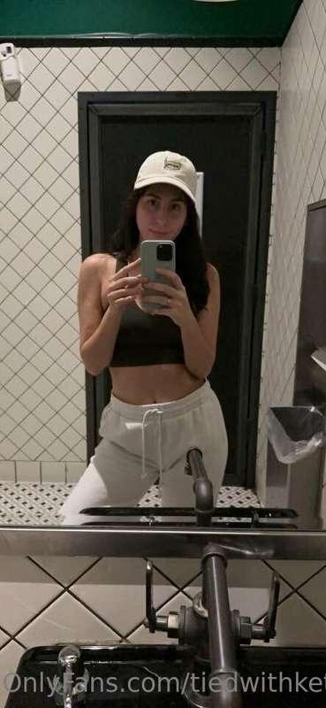 Super chill weekend around here. What do you have planned? 😘