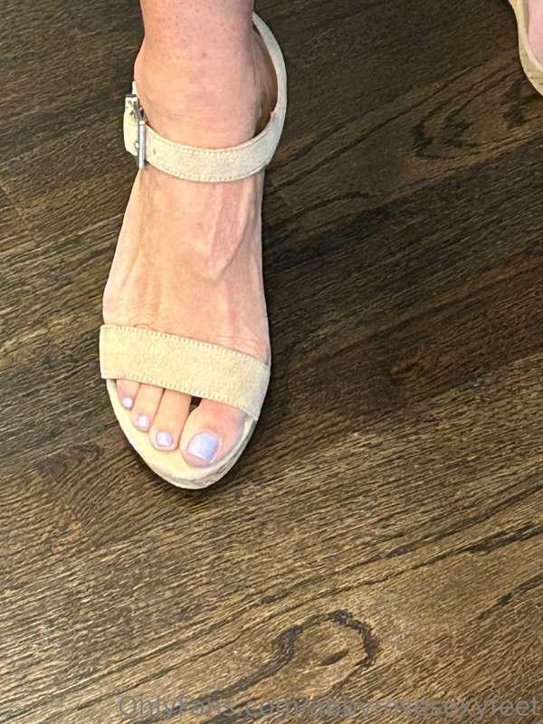 Does anyone want to lift my dress and fuck me with my heels ..